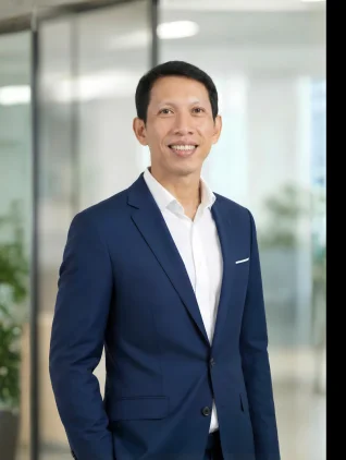 NAM NGUYỄN