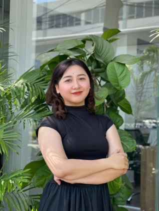 TRANG TRẦN
